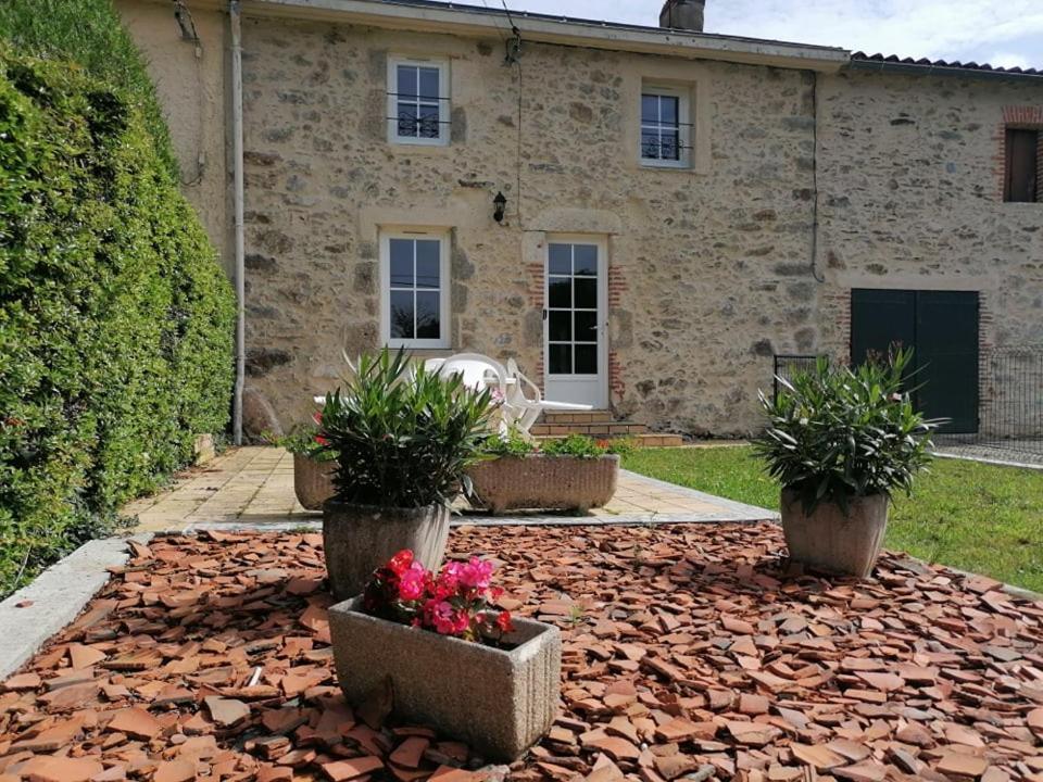 Gite La Bessonniere Villa Saint-Michel-Mont-Mercure Bagian luar foto